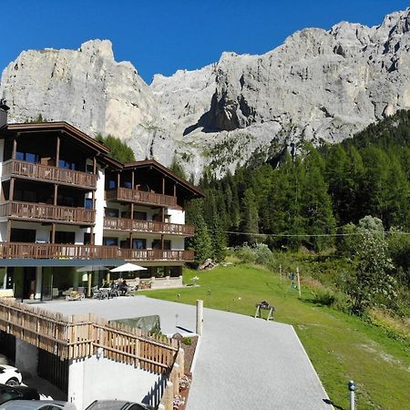 Hotel Wolf Selva di Val Gardena Exteriör bild