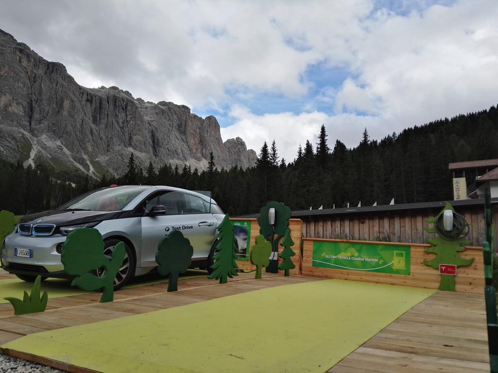 Hotel Wolf Selva di Val Gardena Exteriör bild